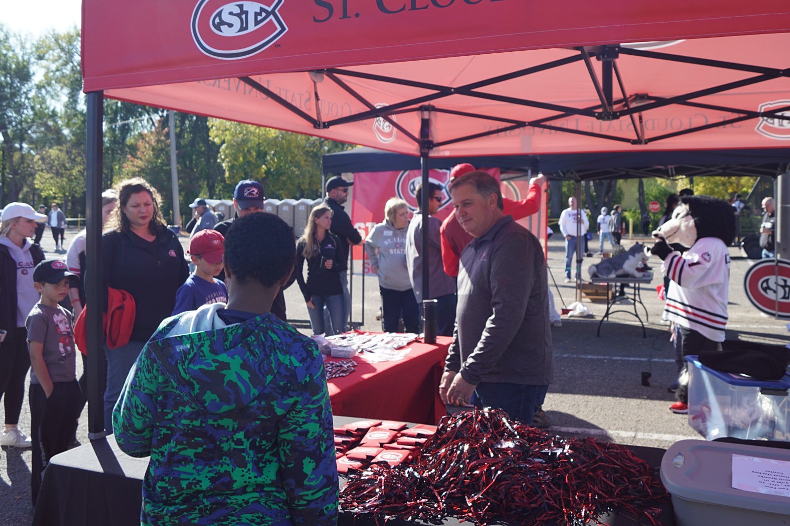 Huskies Celebrate Homecoming with Fan Fest at St