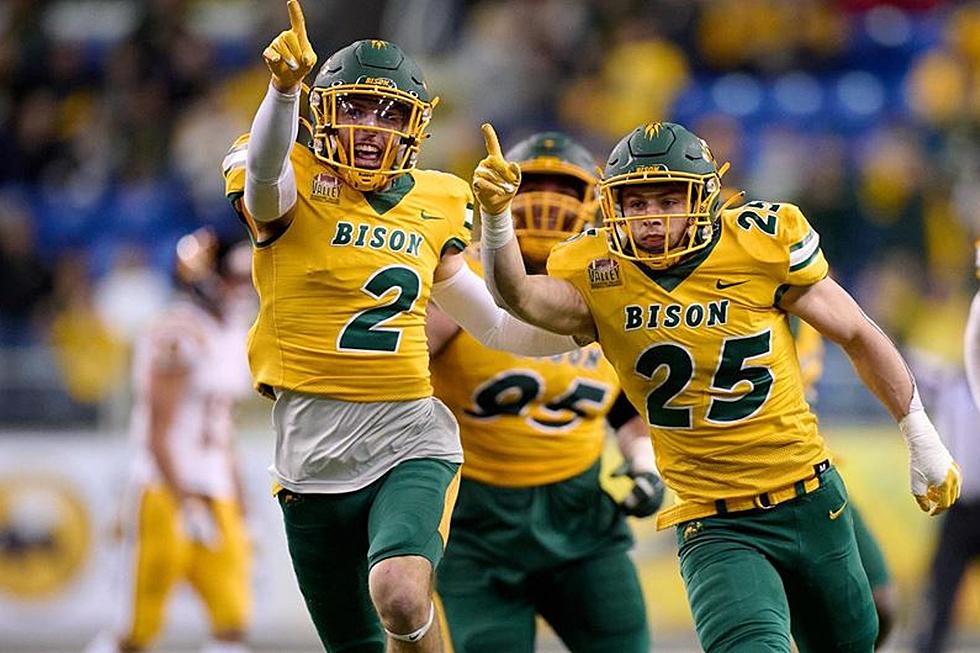 Bison Advance to Semifinals, Gophers Fall to Wisconsin