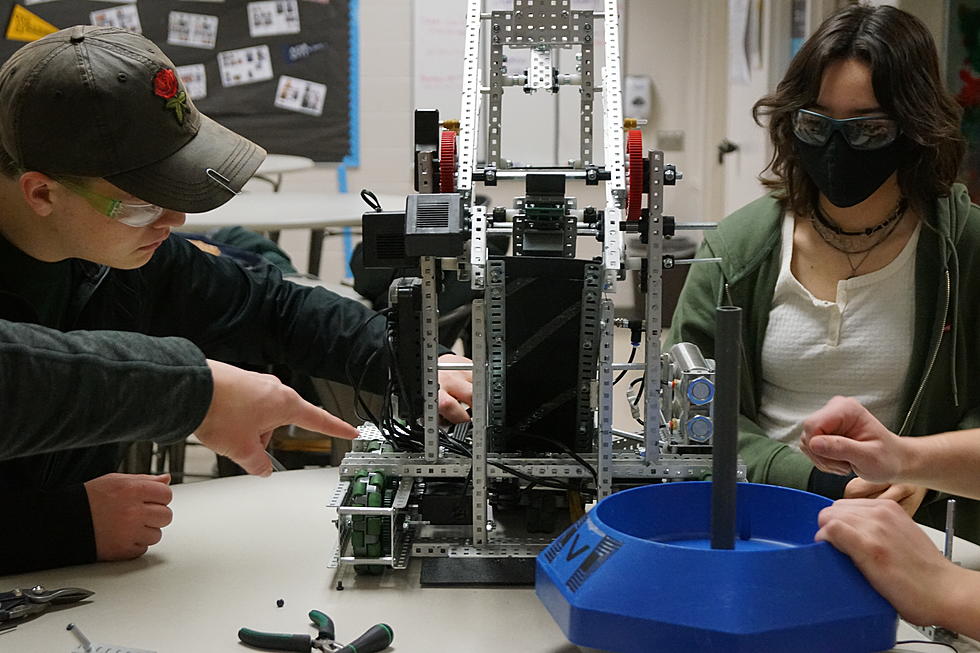 Sauk Rapids-Rice Vex Robotics Teams to Compete at State