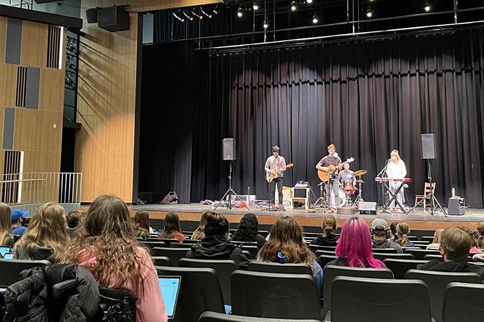 Minneapolis Composer Holds Songwriting Workshop With Students