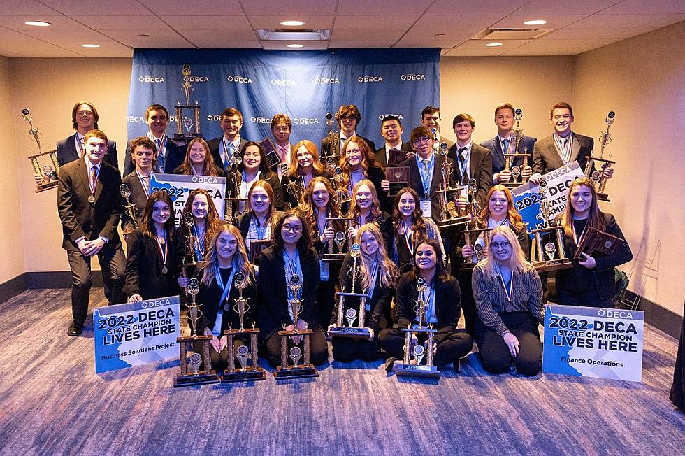 38 SR-R DECA Students Advance to International Competition