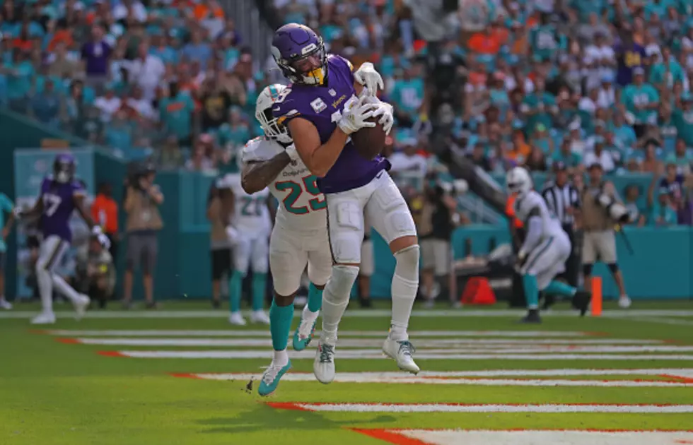 Vikings Improve to 5-1 With Win Over Dolphins