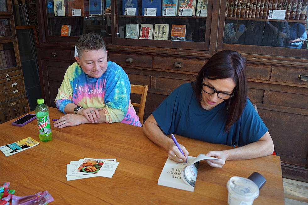 St. Cloud Business Honored on Independent Bookstore Day [PHOTOS]