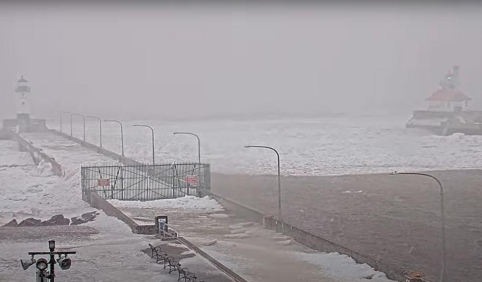 Rough Water On Lake Superior in Duluth [LIVE VIDEO]