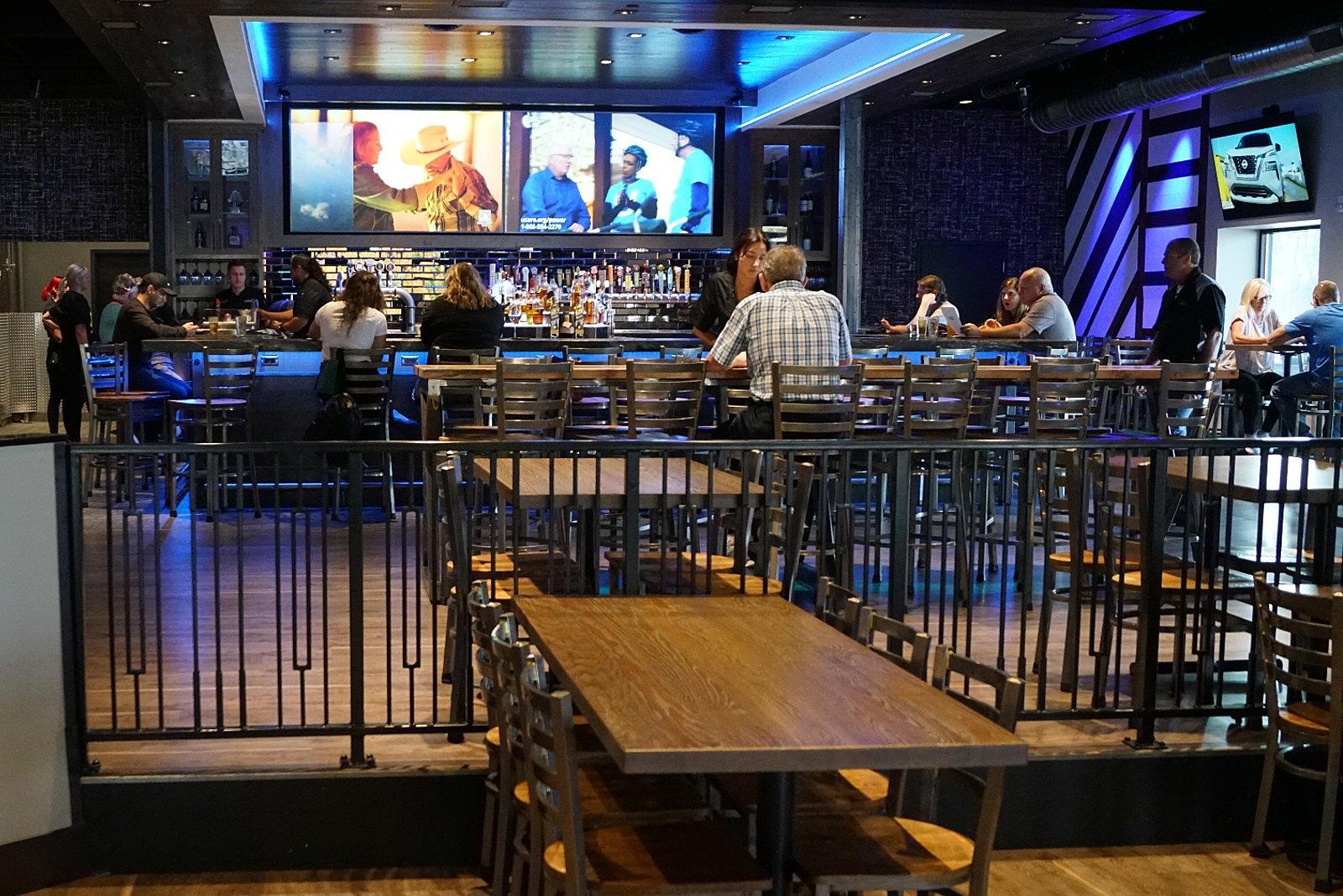 Legends Bar and Grill Restaurant - Saint Cloud, MN
