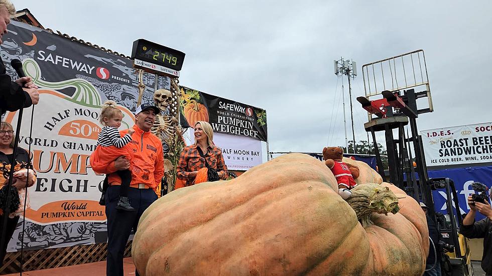 Anoka Man Smashes Pumpkin World Record