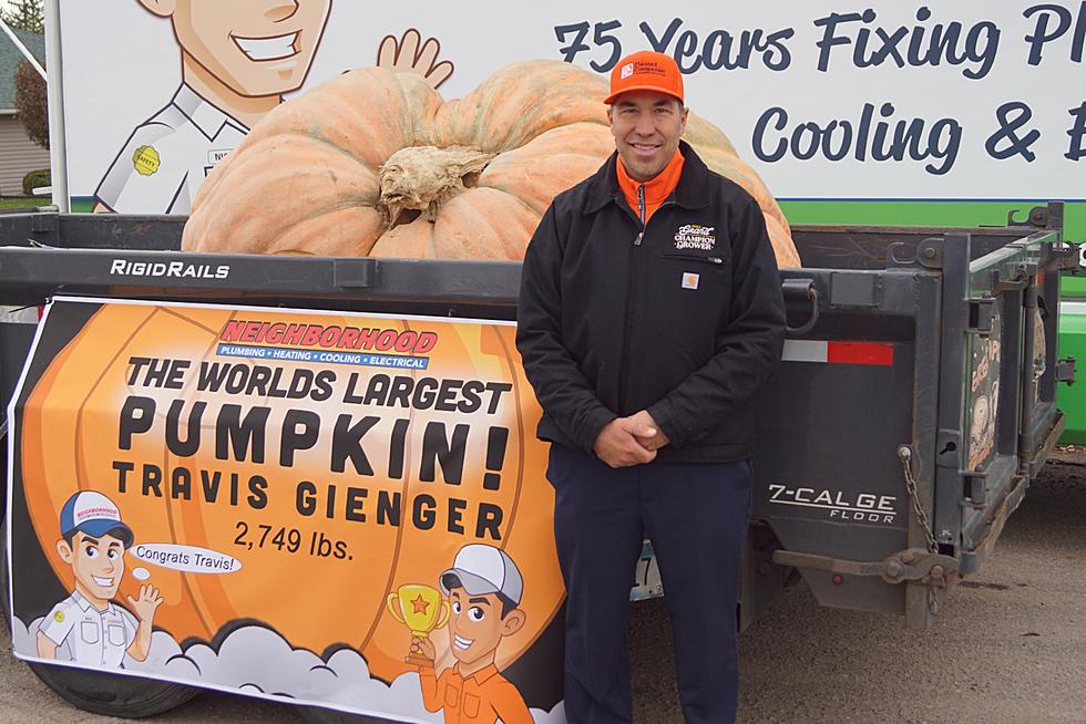 World&#8217;s Largest Pumpkin Visits Foley Wednesday