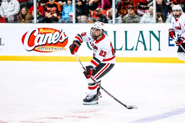 SCSU&#8217;s Peart Signs Pro Contract