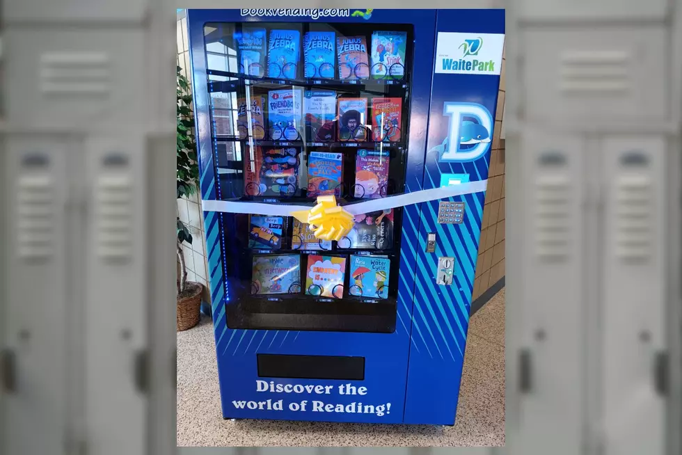 Discovery Elementary Unveils Book Vending Machine