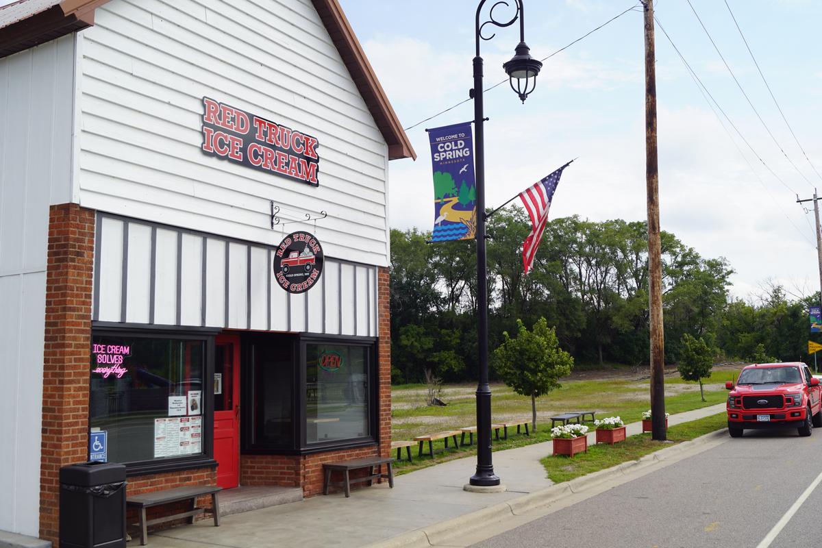 Red ice cream truck brings ice cream to the hearts of Cold Spring (PHOTOS)