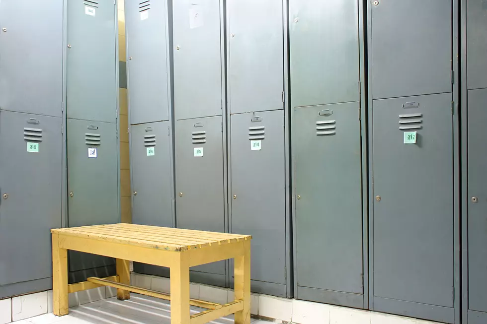 Illinois School District OKs Deal Over Locker Room Access