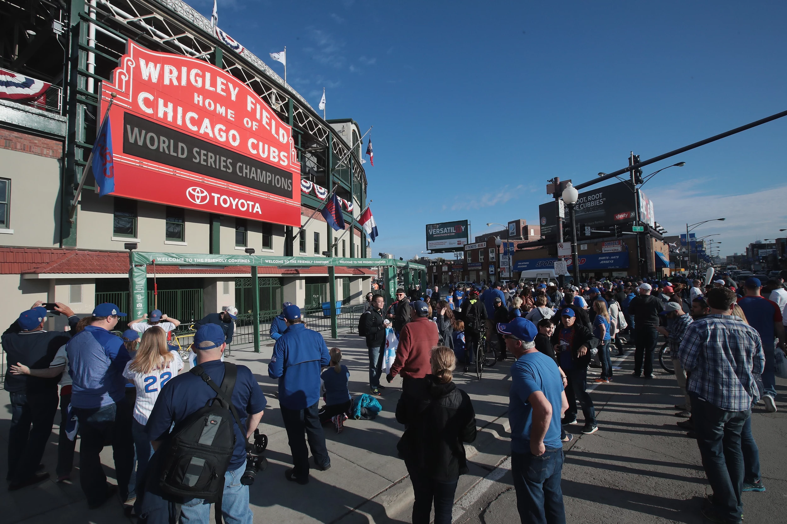 Chicago Cubs: Wrigley Field named one of the 'happiest places' by CNN