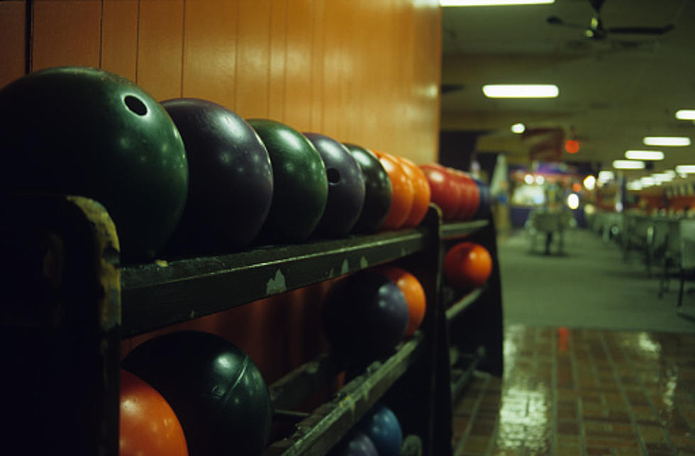 Illinois Bowling Alleys Sue Governor Over COVID-19 Restrictions