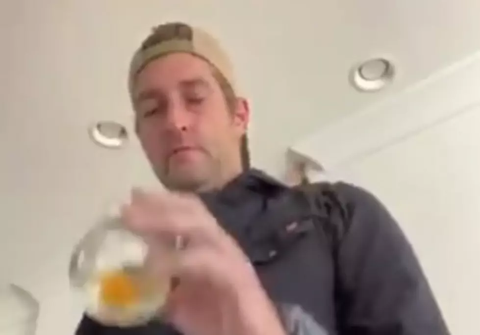 Jay Cutler’s New Thing Is ‘Slonking’ Eggs On Instagram