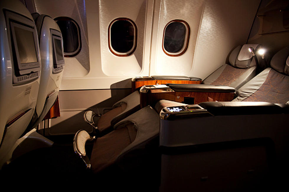 United Airlines Offers Vax Incentive--Free 1st Class Travel 