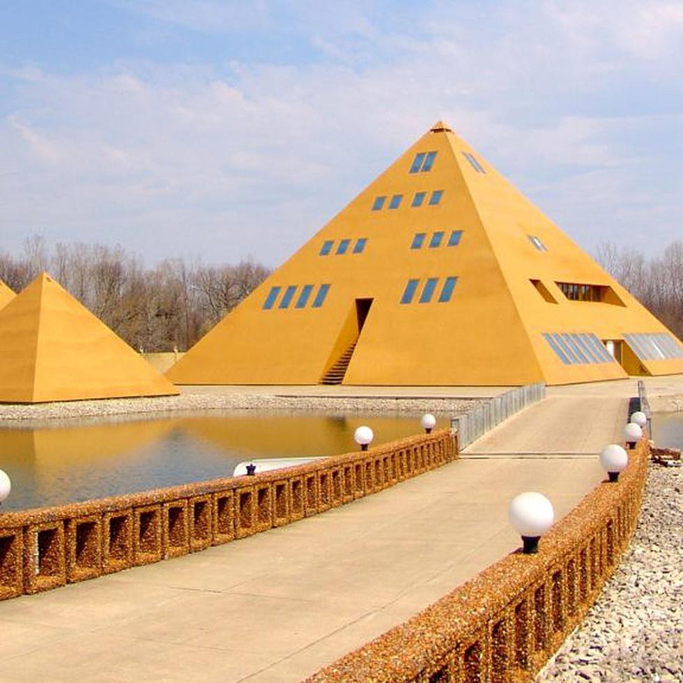 Here Are Some Of The Weirdest Places To Visit In Illinois