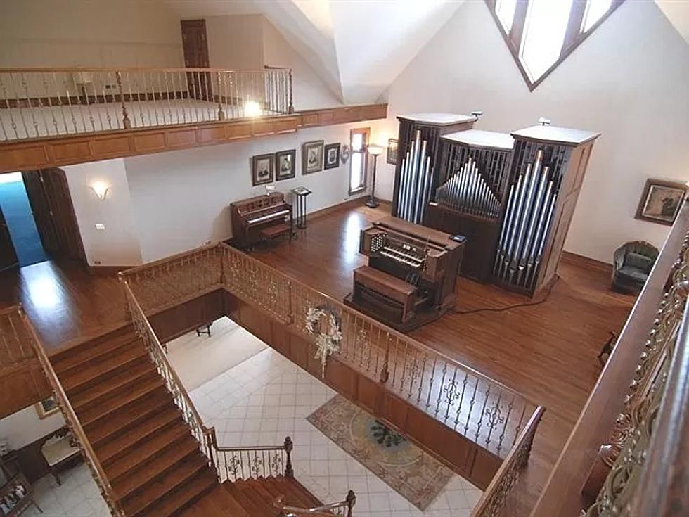 $3 Million (Possibly Ugly) Illinois House Has Full Organ And 1.5 TV Sets