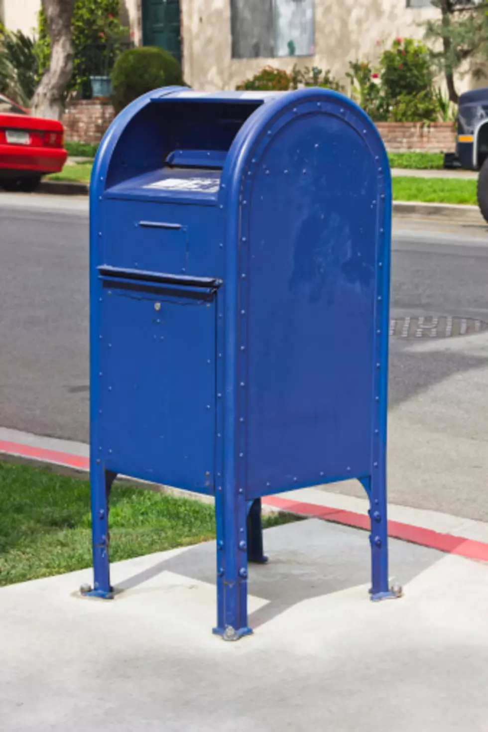 USPS Warns Illinoisans To Stop Using Blue Mailboxes