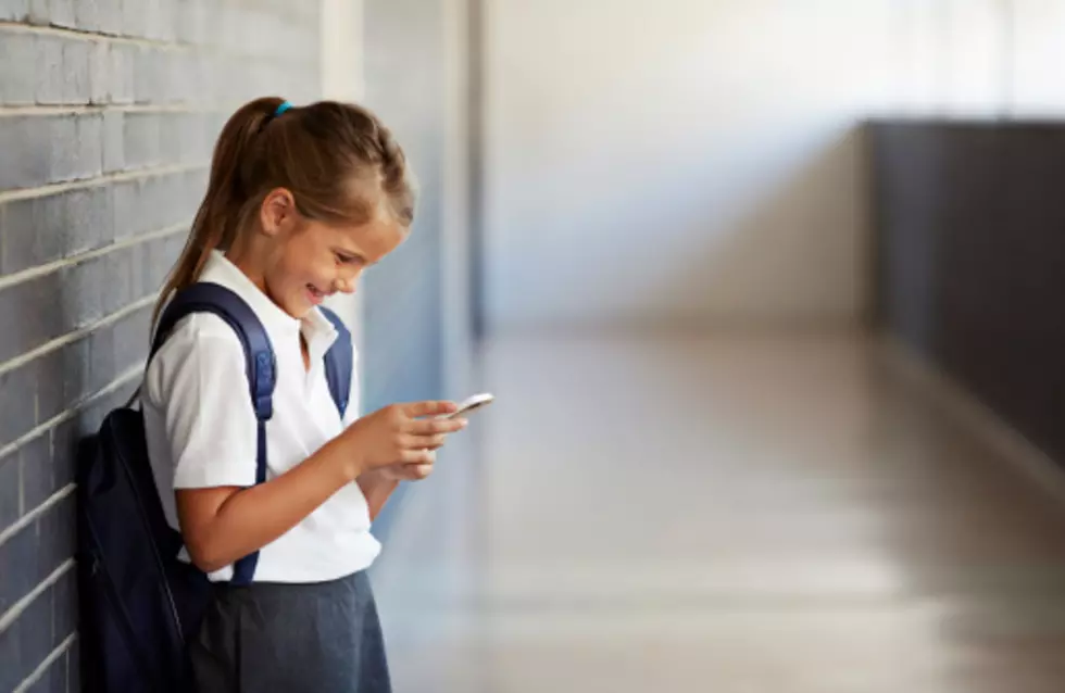 Illinois School Warns Students/Parents Of “Stranger-Danger” App