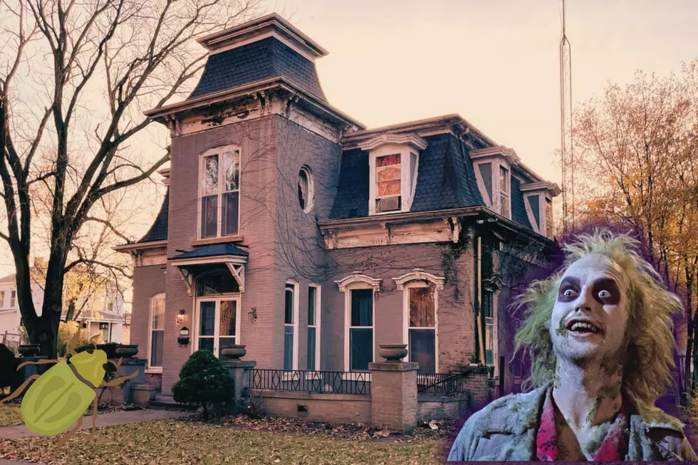 Illinois Home For Sale Looks Like It Came Straight Out of the ‘Beetlejuice’ Movie