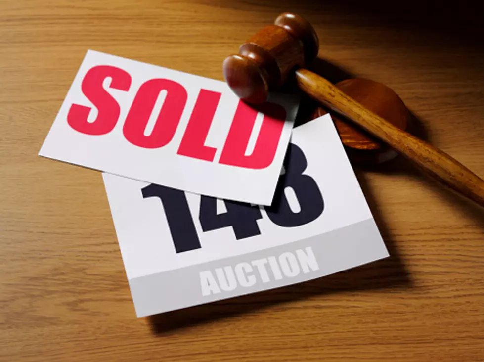 Illinois Treasurer Is Auctioning Off Unclaimed Property This Week