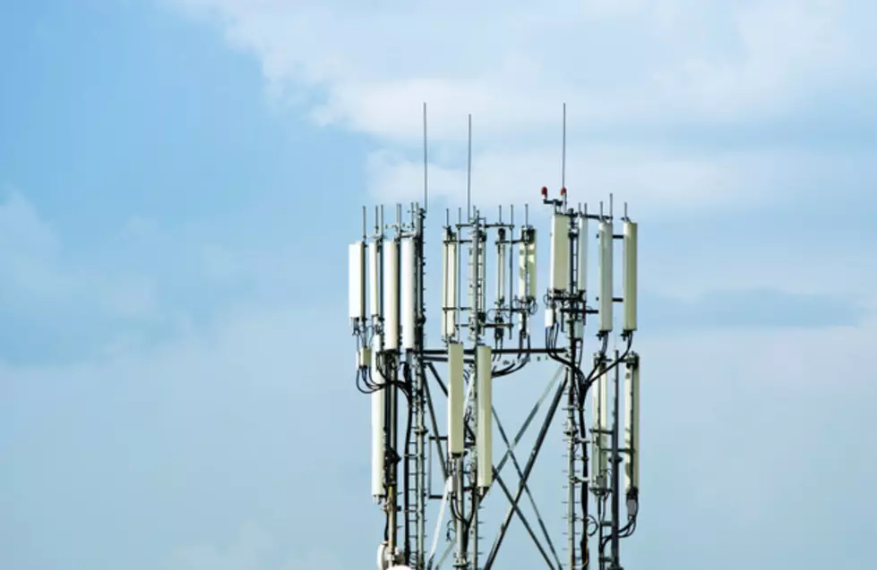 Fall from Cell Phone Tower Kills Eastern Iowa Man