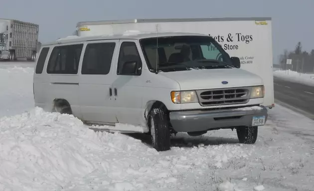 Northeast Iowa Motorist Puts Van, Trailer Into Snowy Median