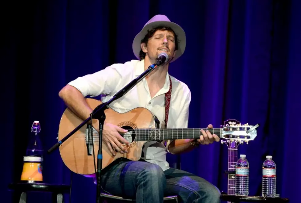 Jason Mraz is Kicking Off a New Set of Shows In Ames Monday Night