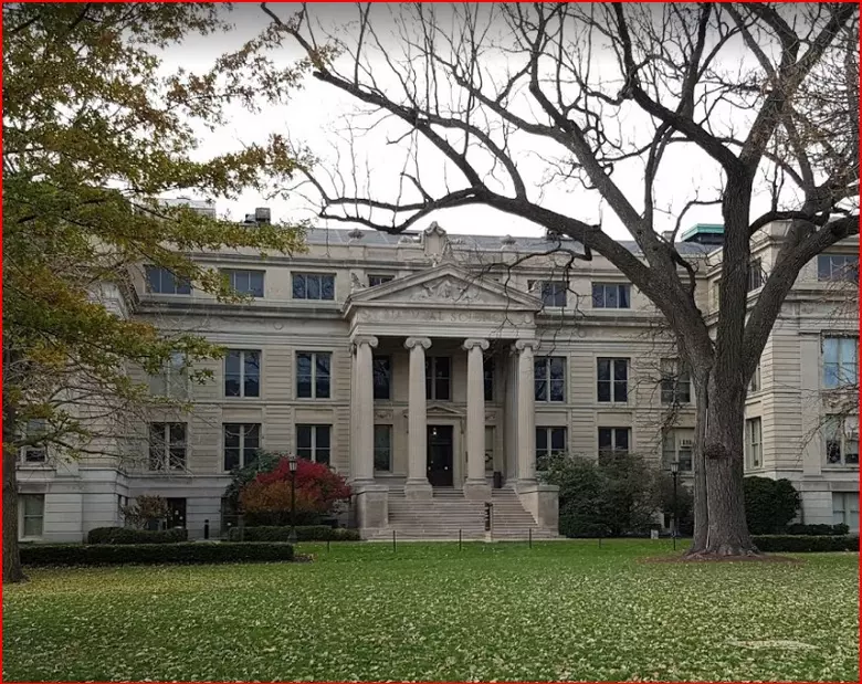 University of Iowa President Announces Early Retirement