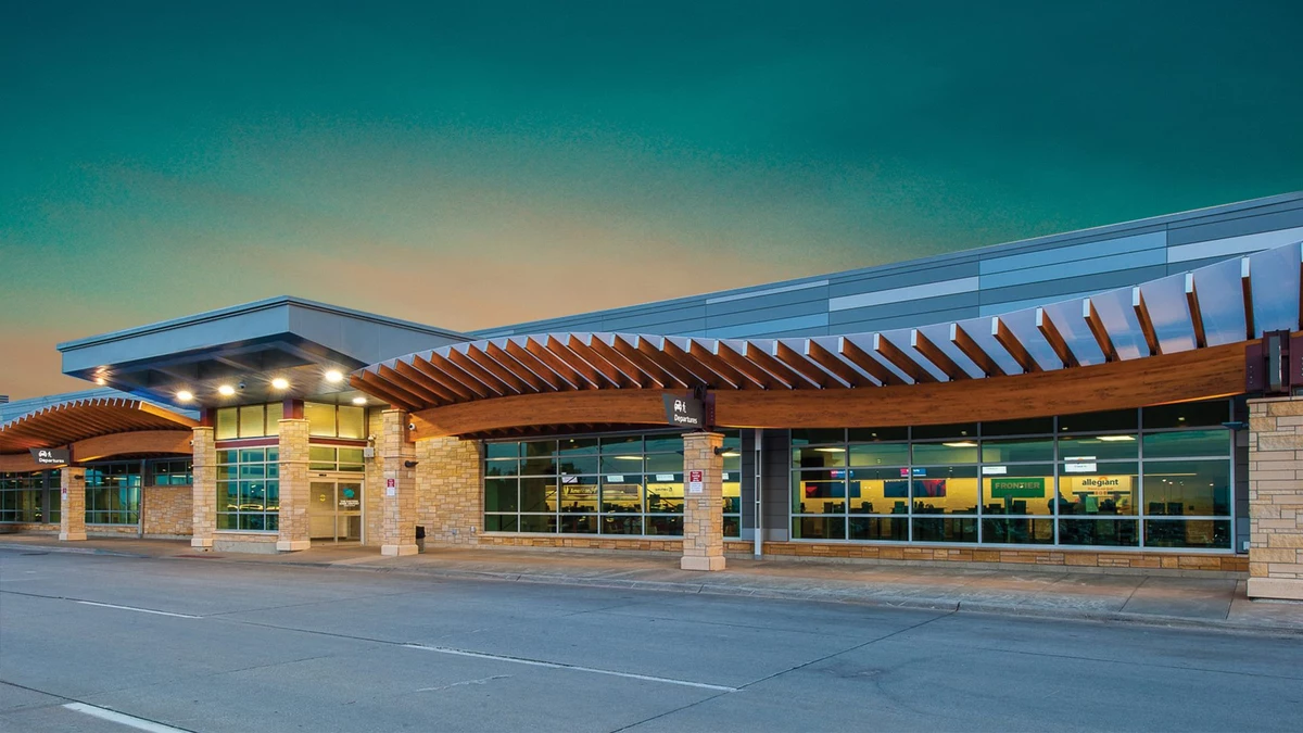 Eastern Iowa Airport Suspending Passenger Health Screenings