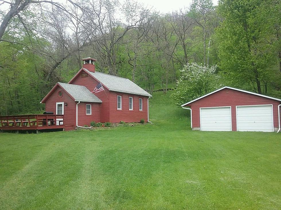 The Little Red Schoolhouse Is a Nature Buff’s Dream [PHOTOS]