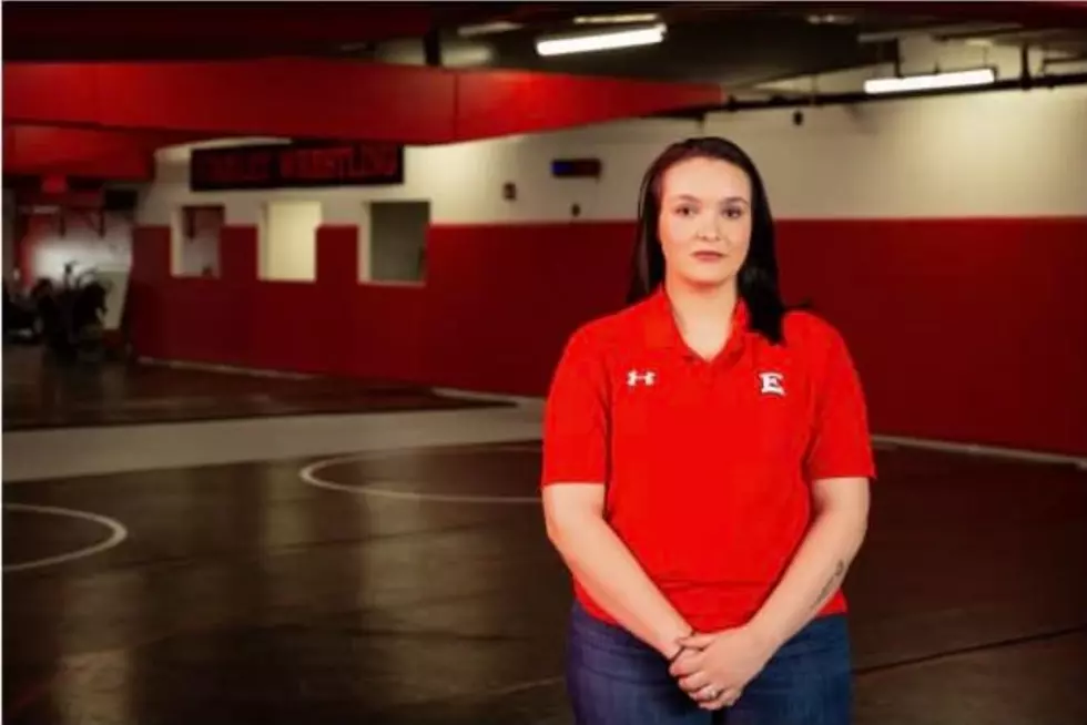 Iowa School District Fields Uniquely-Built Girls' Wrestling Team