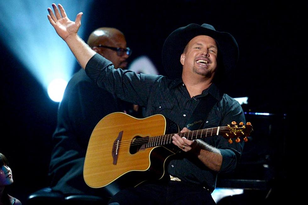 Complete Show And Ticket Details On Garth’s First World Tour Stop in Chicago