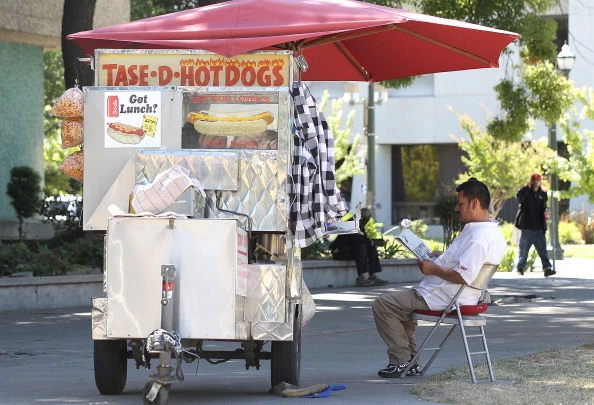 do hot dog vendors make good money
