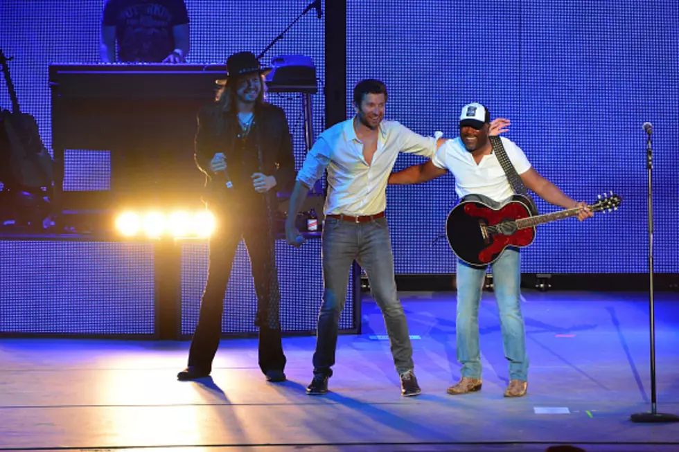 Darius Rucker Sings an Old Hit With a Slew of Country Artists [VIDEO]