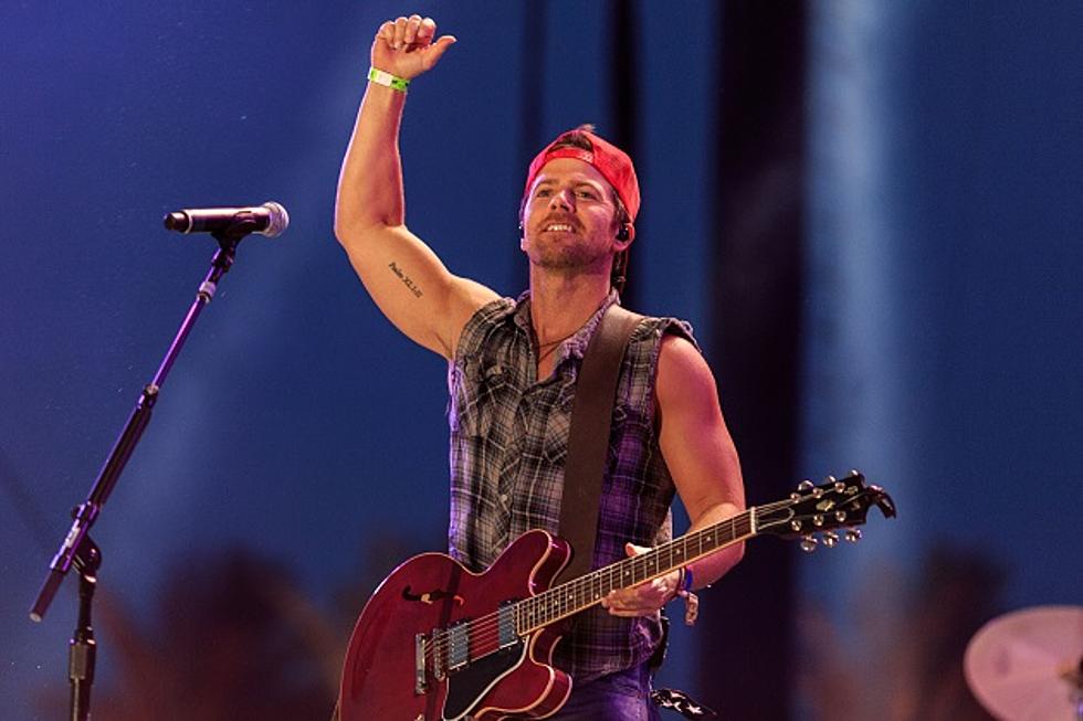 Kip Moore Loves His New Iowa-Made Product [PHOTOS]