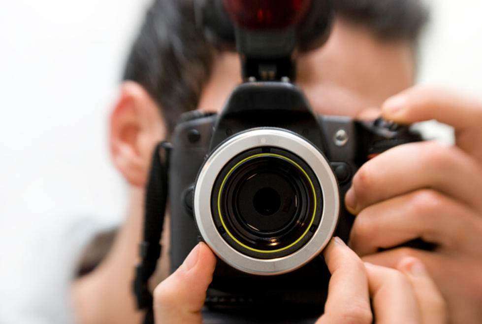 Eastern Iowa Parent Takes Free School Photos For Students