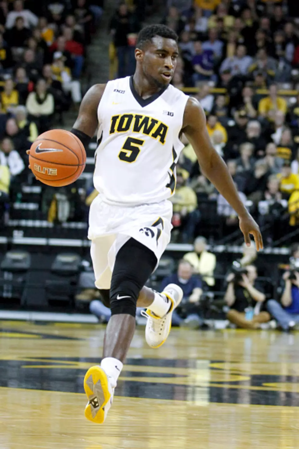 Iowa Up To 4th In The Latest AP Basketball Poll