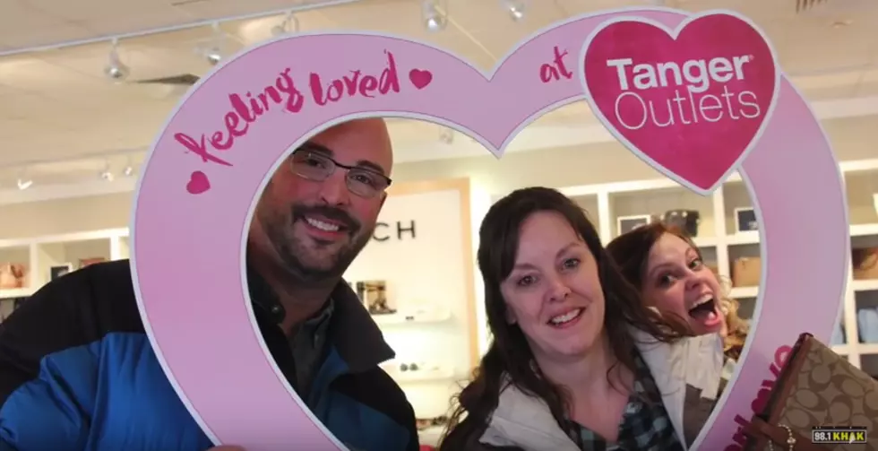 Brain & Courtlin and Tanger Outlets Do Random Acts of Kindness [VIDEO]