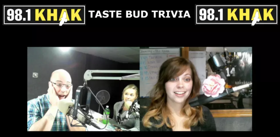 Brain & Courtlin’s ‘Taste Bud Trivia’ — Snickers! [VIDEO]
