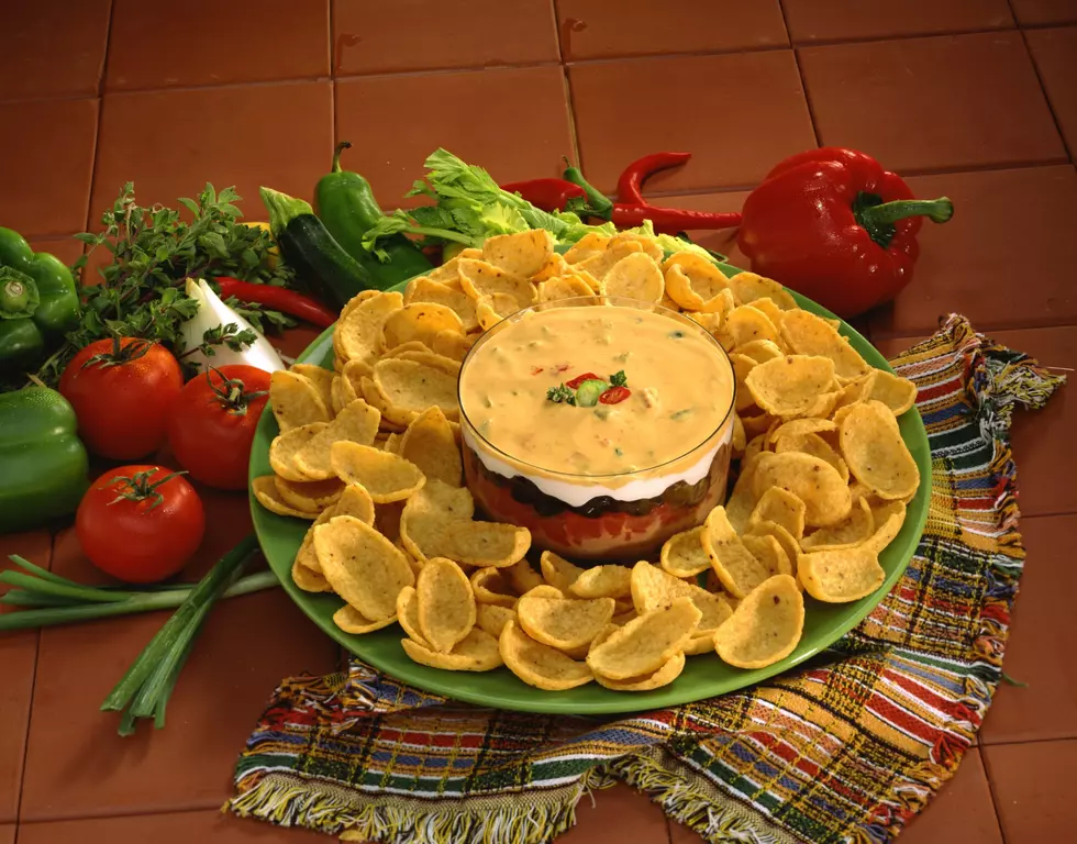 Easy & Delicious Dip Recipes for the Big Game This Weekend [VIDEOS]