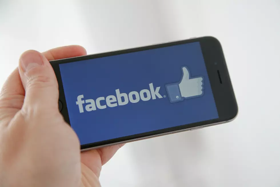 How To Change The Facebook Setting That Is Sucking Up All Your Data [GALLERY]