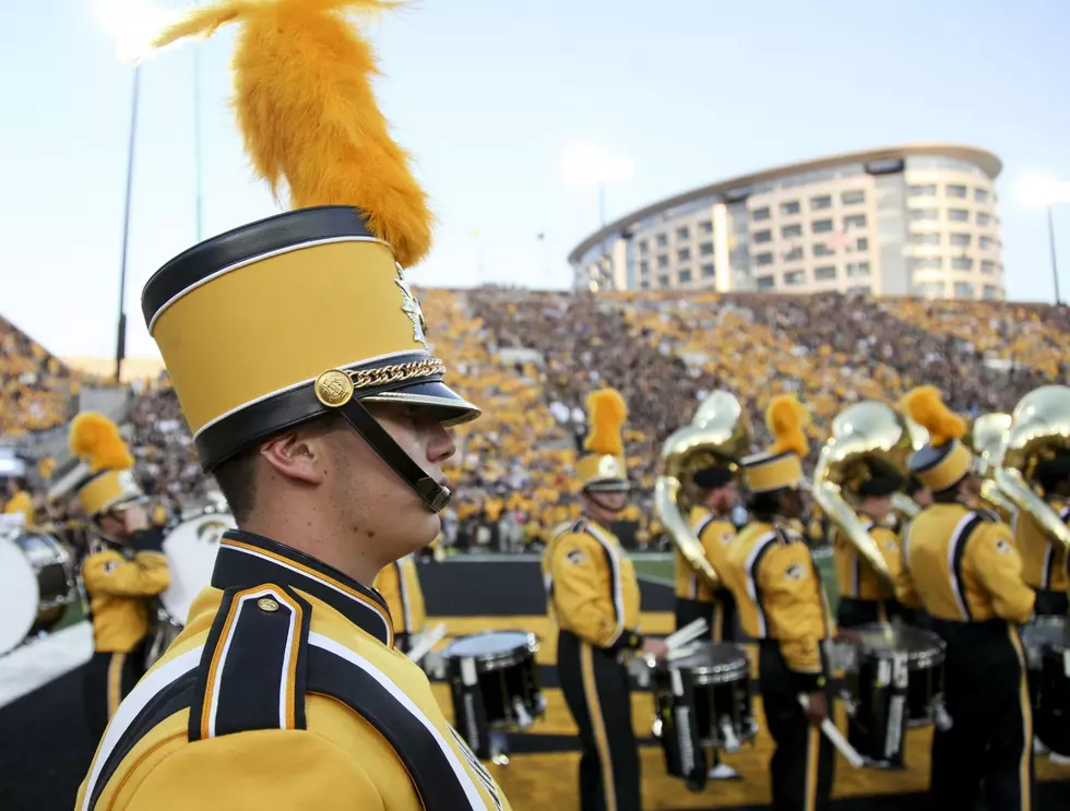 Soldier Proposes To Girlfriend in Iowa Marching Band [WATCH]