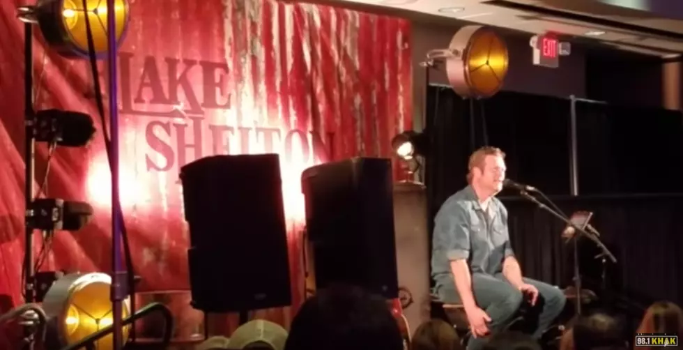 Blake Shelton Talked Iowa Hunting &#038; Retirement Before Moline Show [WATCH]