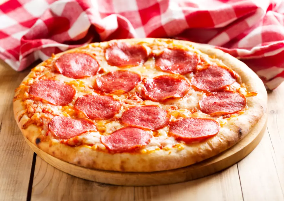 Army Veteran Makes Pizzas For Cedar Rapids Storm Victims