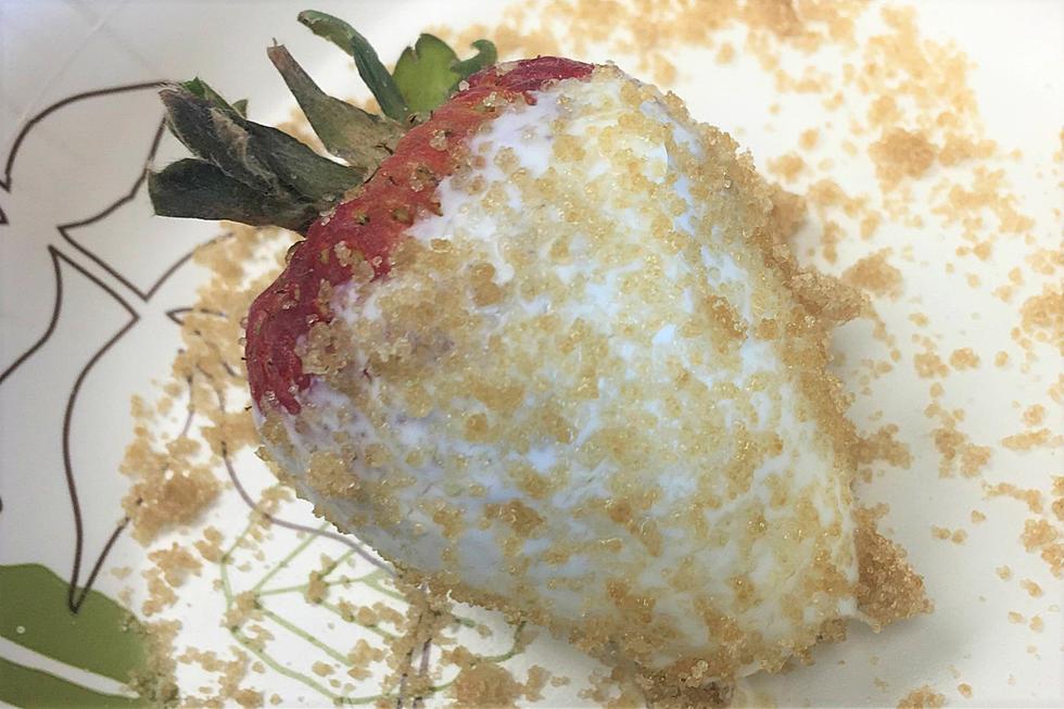 Does Sour Cream And Brown Sugar Ruin Strawberries? [VIDEO]