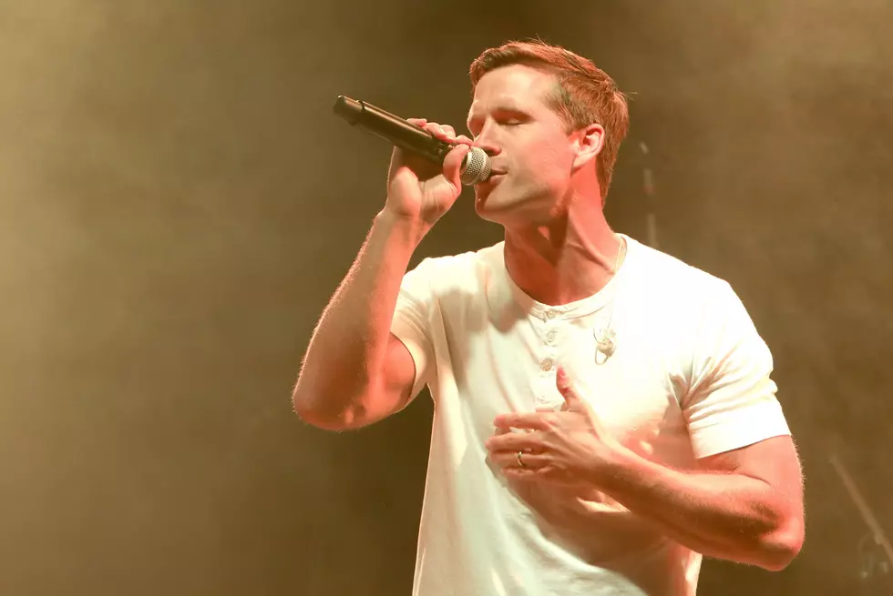 Walker Hayes Cancels Dubuque Appearance Friday After Death of Newborn