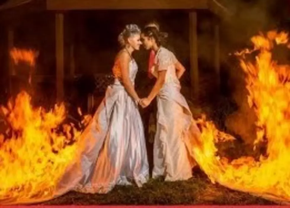 Iowa Brides Set Gowns On Fire During Wedding [VIDEO]