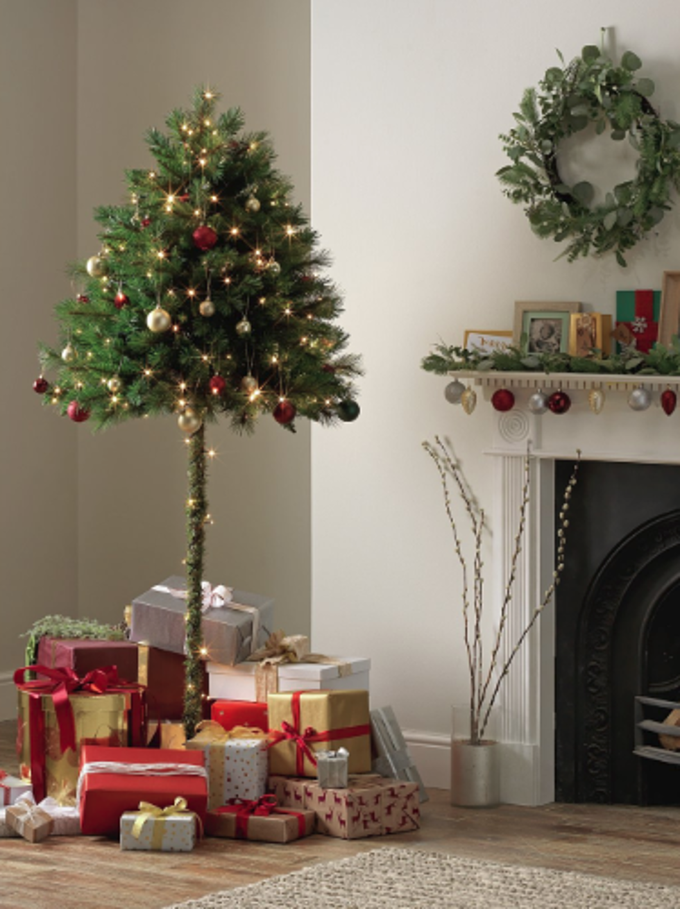 A Company Has Created a Pet-Proof Christmas Tree [PHOTO]