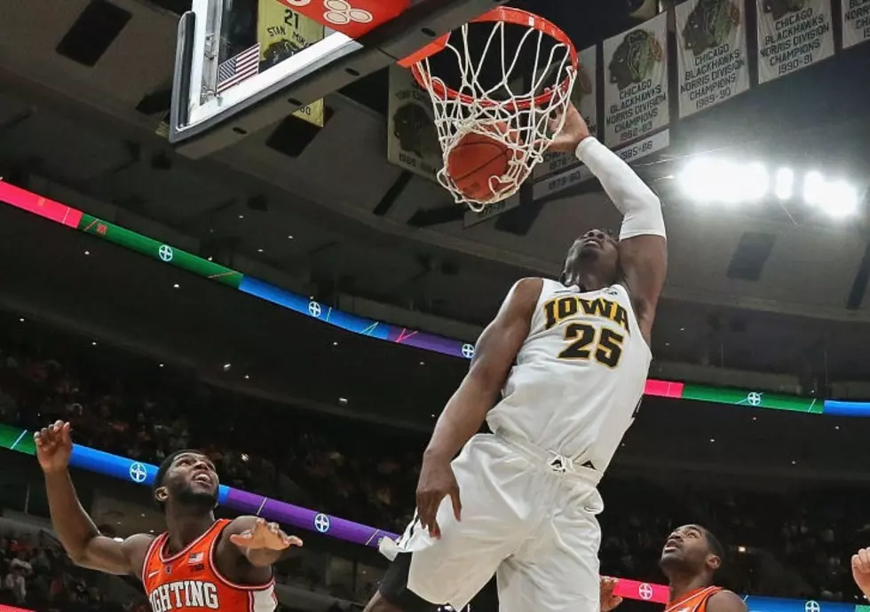 Iowa Dunks Illinois To Move On At Big 10 Tourney [WATCH]